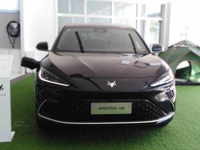 当极狐阿尔法S 525S碰上小鹏P7、比亚迪汉EV,谁才是卷王之王